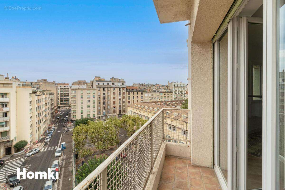Appartement à MARSEILLE-4E