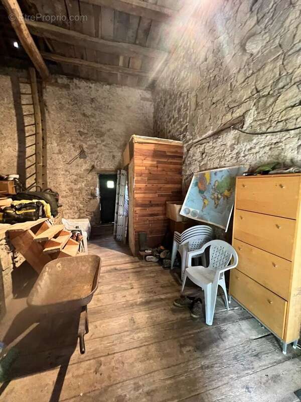 Maison à AUZANCES