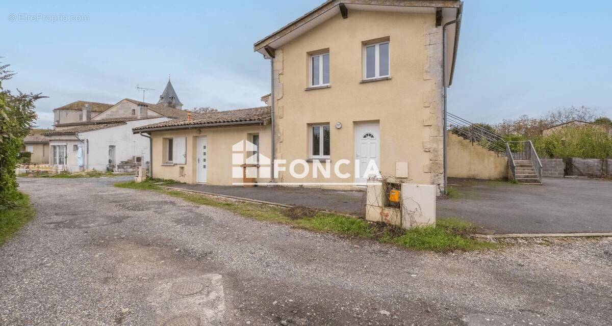 Maison à VILLEGOUGE