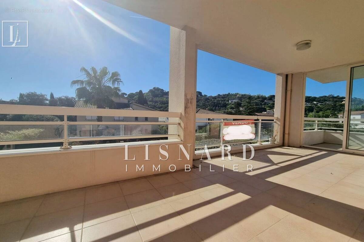 Appartement à VALLAURIS