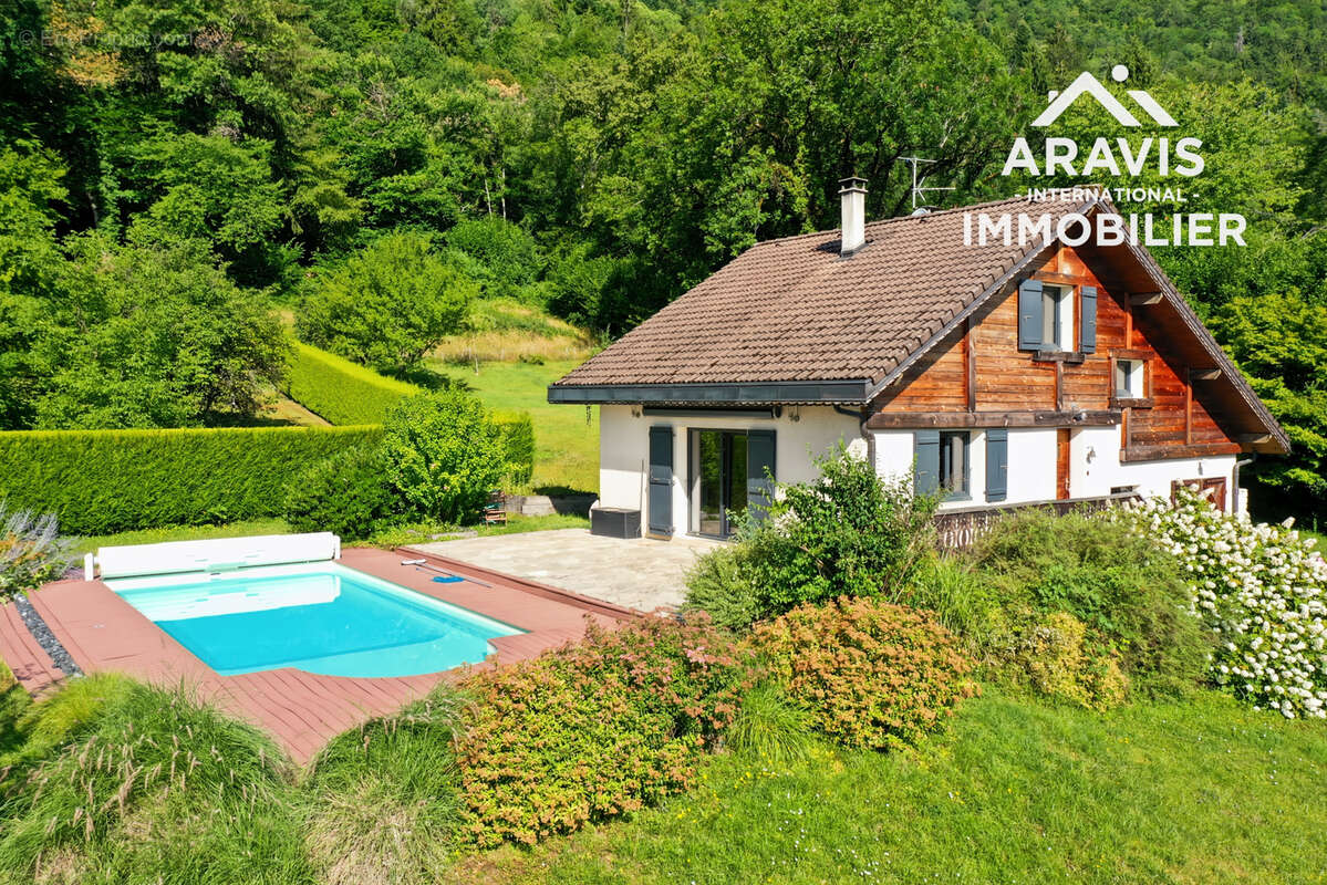 Maison avec piscine et vue splendide - photo 9