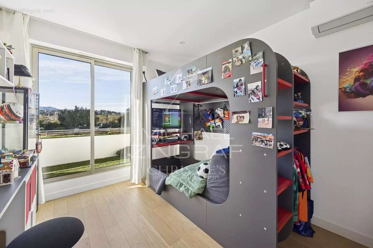 Appartement à MANDELIEU-LA-NAPOULE