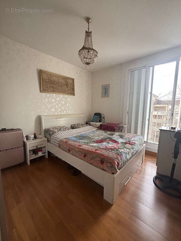 Appartement à LONS