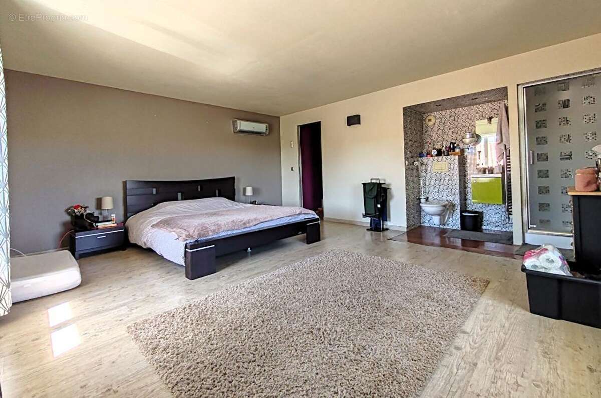 Nuaille D Aunis : Maison 6 pièces, 4 chambres 184 m2 - photo 7