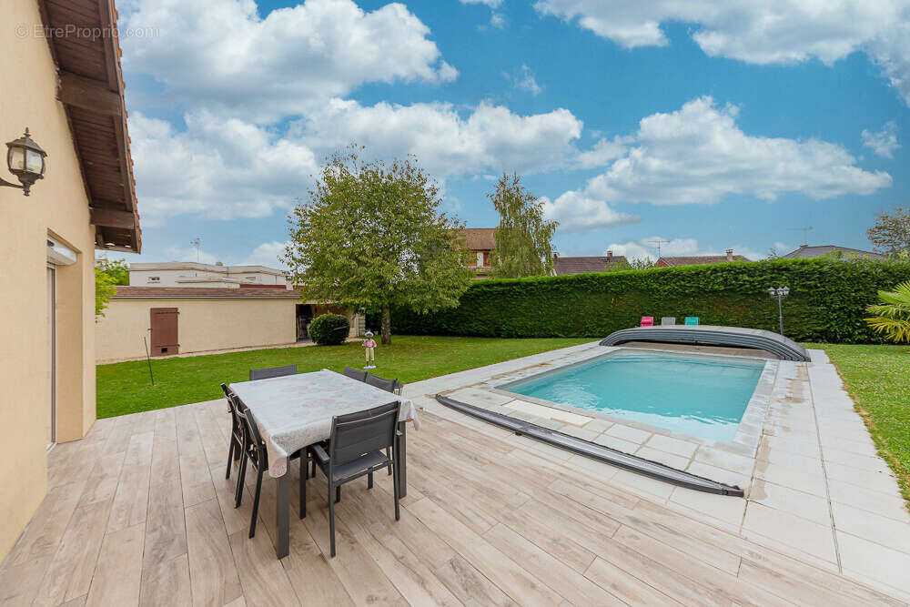 Maison à OZOIR-LA-FERRIERE