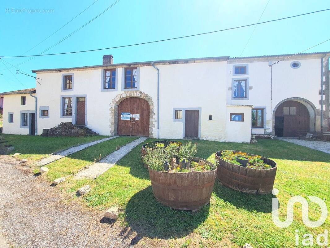Photo 1 - Maison à NEUVELLE-LES-VOISEY
