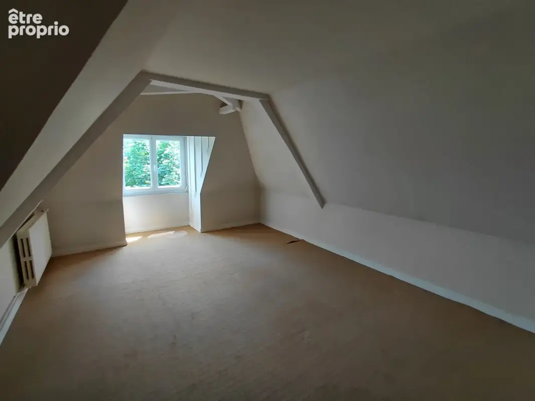 Maison familiale avec dépendances et jardin en centre-ville de La Flèche ! - photo 14