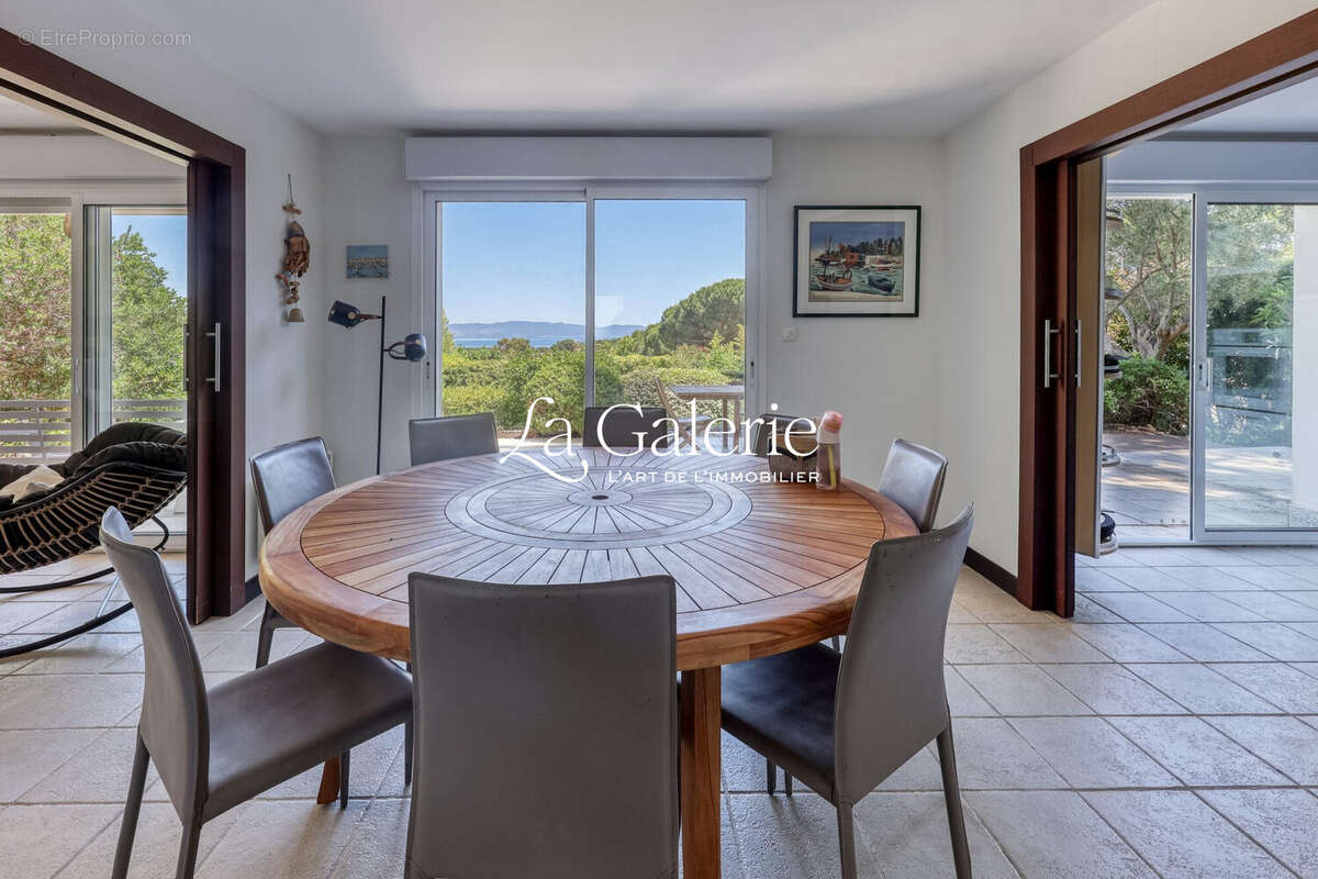 Maison à HYERES
