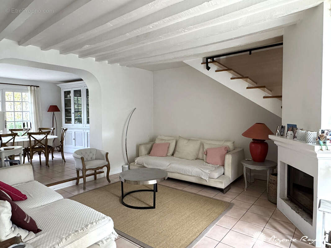 Maison à MAREIL-MARLY