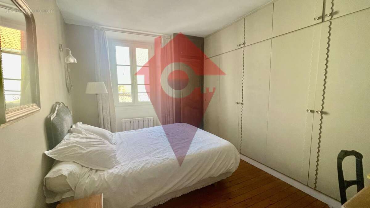 Maison à CRESPIERES