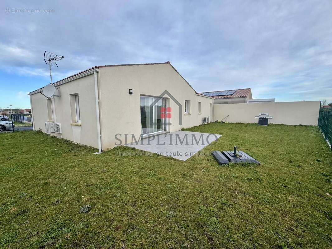 Maison à ECHILLAIS