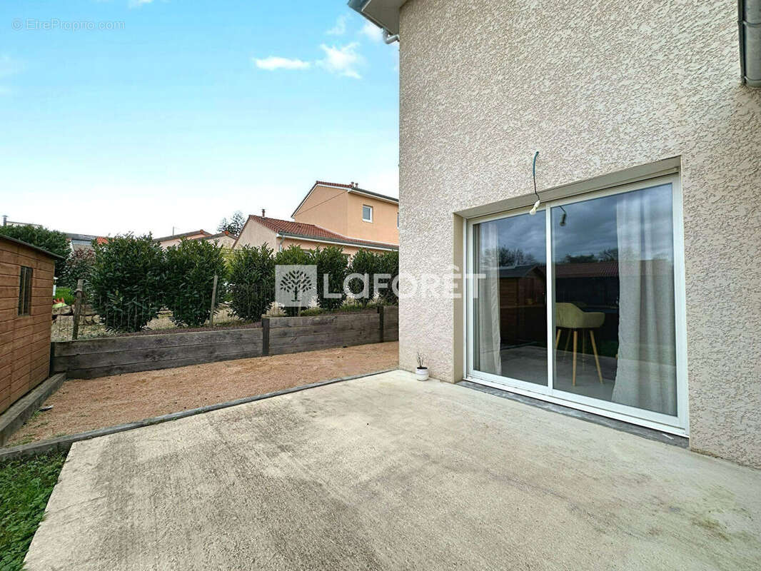 Maison à CHANOZ-CHATENAY