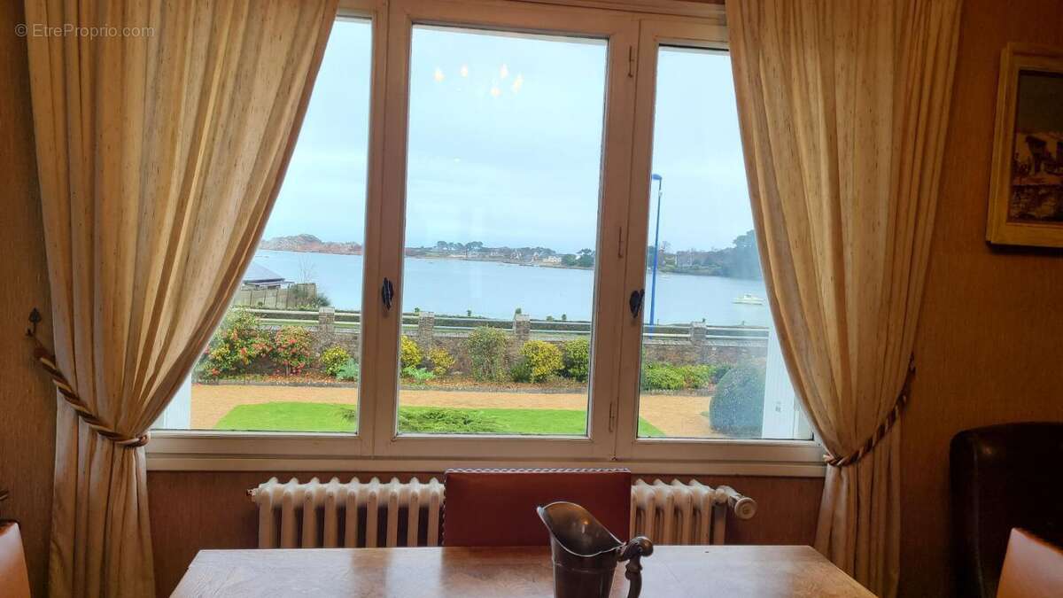 Maison à PLOUGASNOU