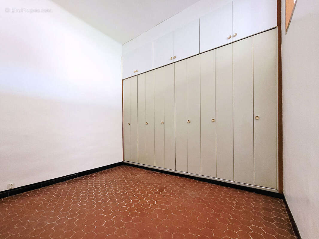 Appartement à MARSEILLE-5E