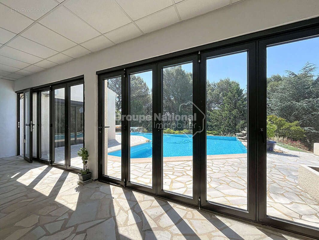 Uchaux, propriété avec gîte 205m² , possibilité revenu locatif, 4870m² de terrain arboré avec piscine - photo 6