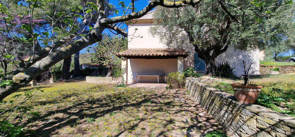 Maison à SAINT-CYR-SUR-MER