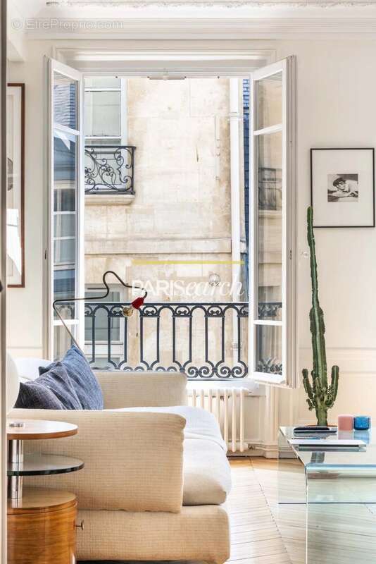 Appartement à PARIS-3E