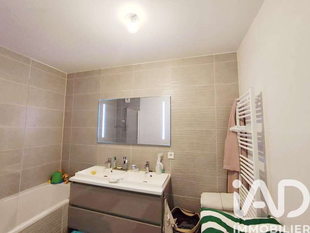 Photo 7 - Appartement à COURBEVOIE