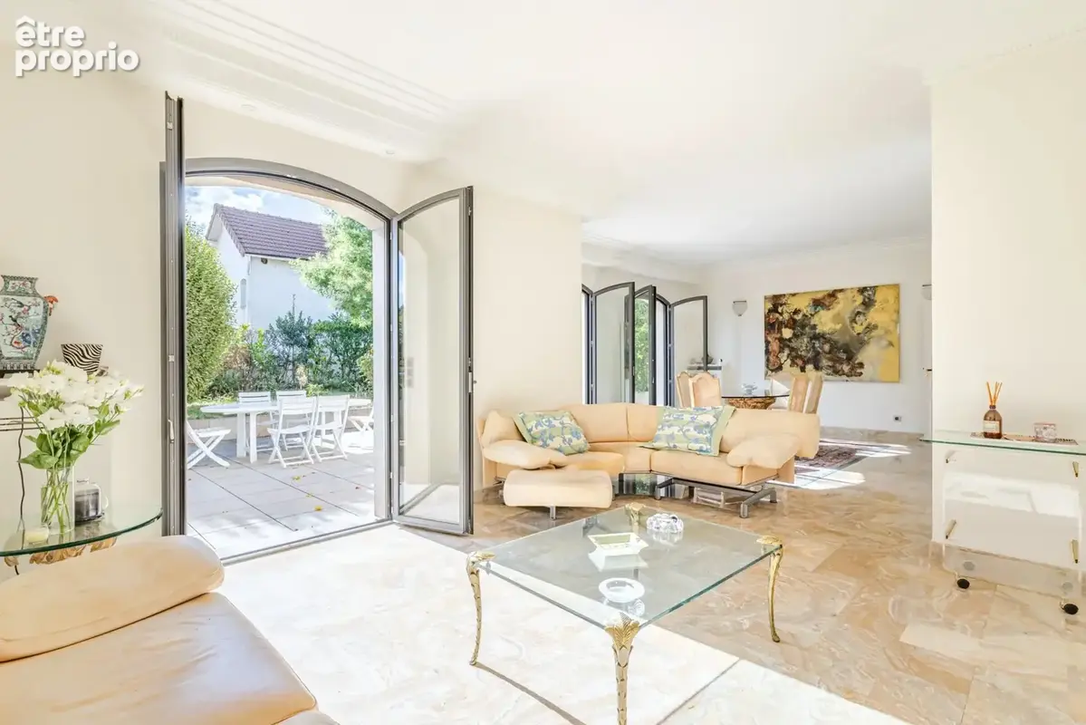 Maison de caractère en pierre de taille avec jardin - 7 pièces - photo 8