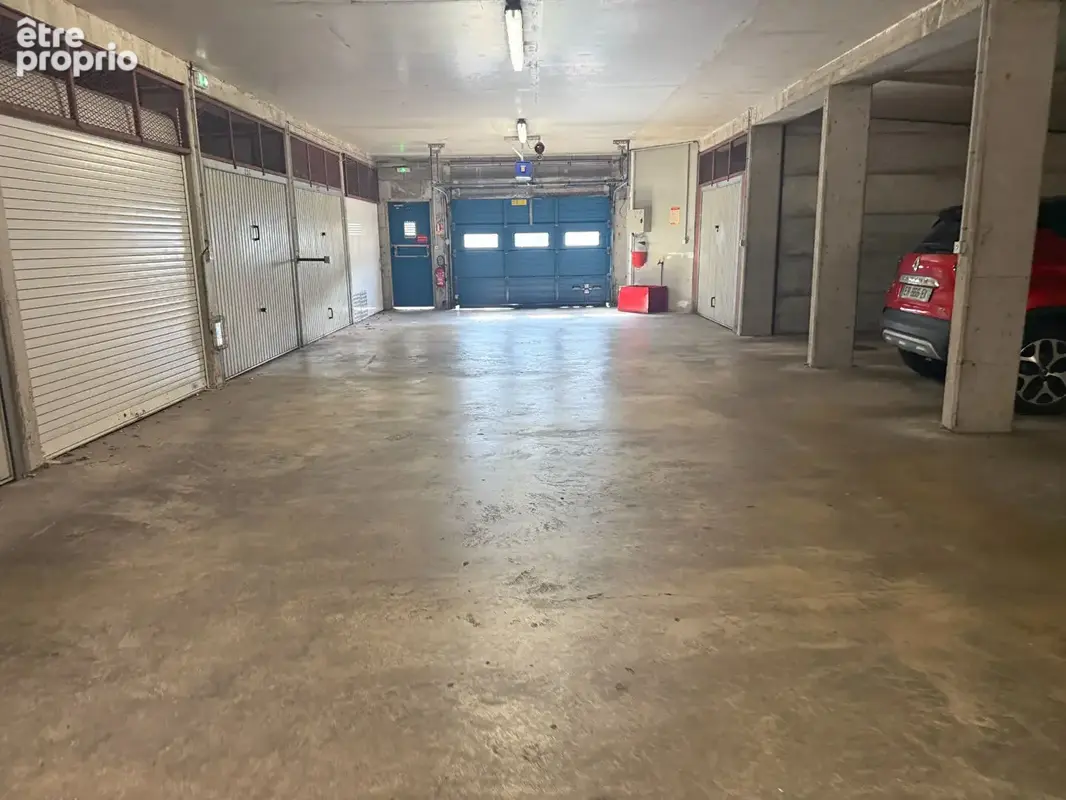 Rare!! Garage Sécurisé de 16m² Hyper centre ville - photo 3