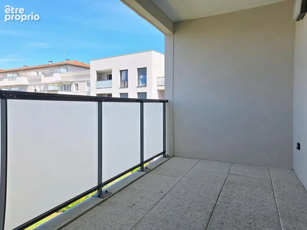 Appartement - 2 Chambres - Loggia - Garage en sus - Proche toutes  commodités - photo 6
