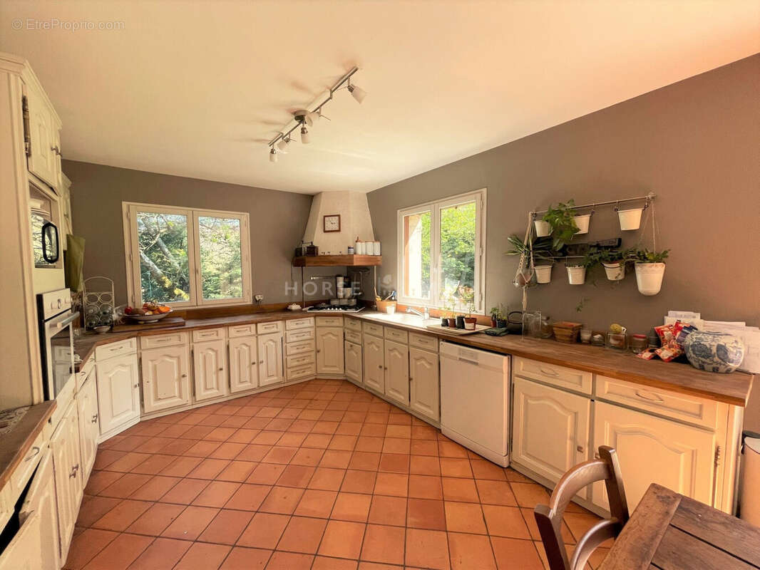 Maison 161 m² à Versailles  - photo 7