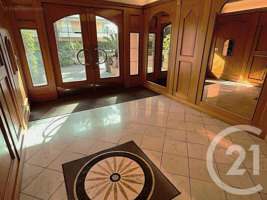 Appartement à ROQUEBRUNE-CAP-MARTIN