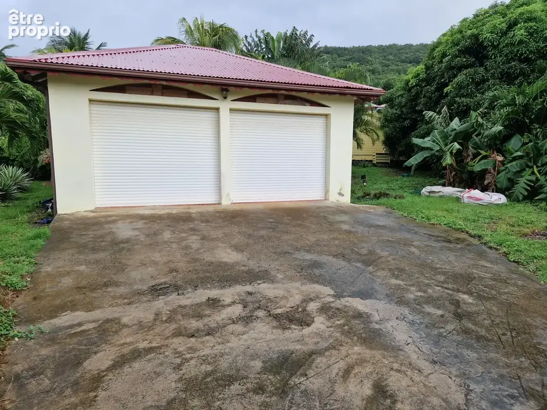 DESHAIES, Villa plage à pied, 2 bungalow, garage et piscine, sur 1 965 m² de terrain arboré - photo 25