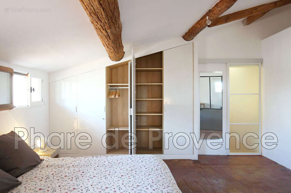 Appartement à MARSEILLE-2E