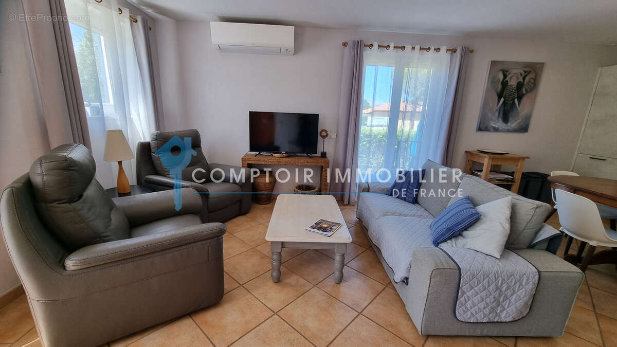 VAR (83) - À VENDRE - VIDAUBAN - Villa 4 chambres dans un domaine hôtelier sécurisé - photo 16