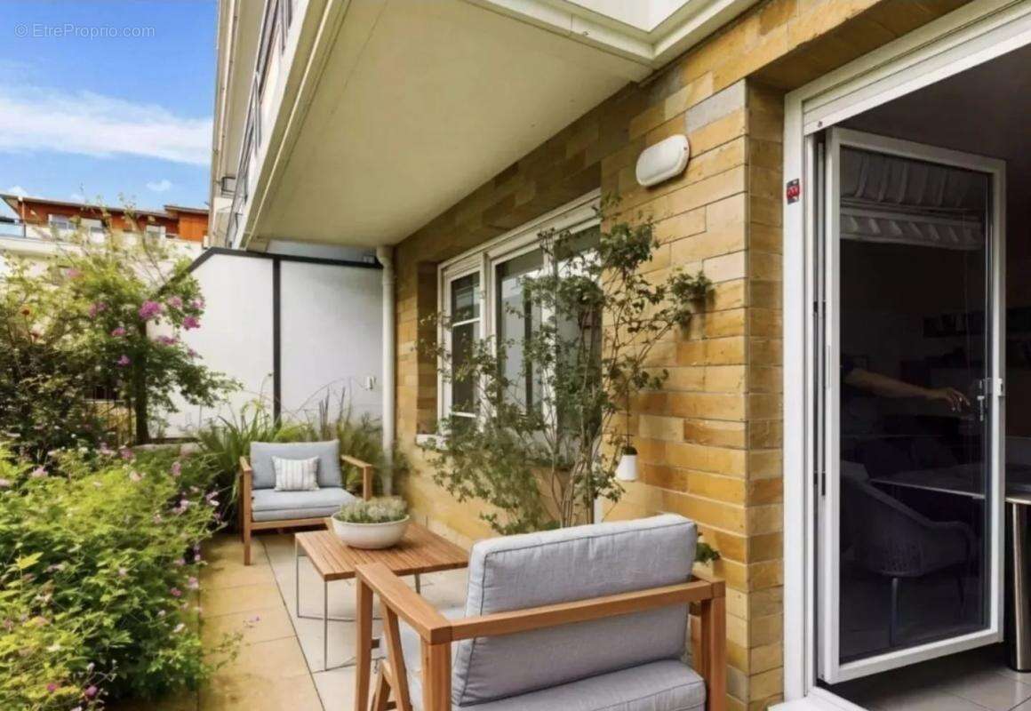 Appartement à SURESNES