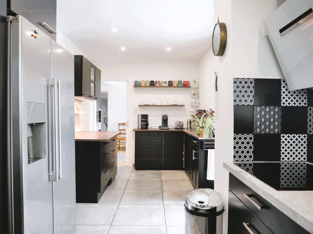 Maison à NEUVILLE-SUR-AIN