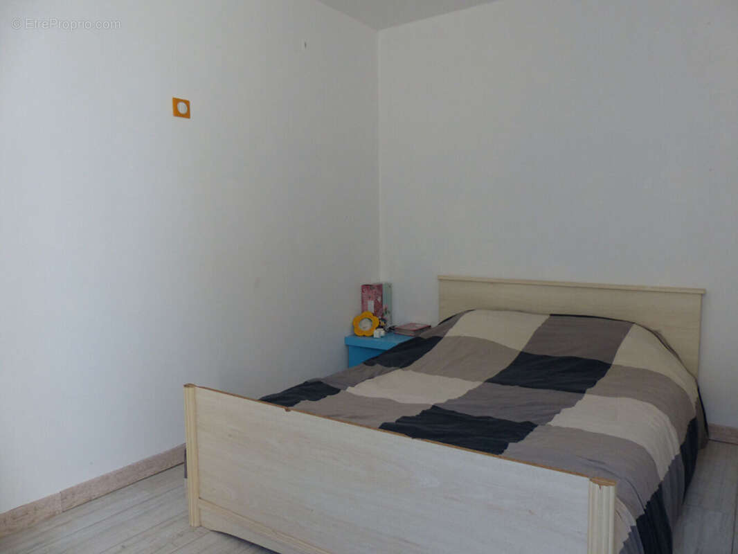 Maison à LES ARTIGUES-DE-LUSSAC