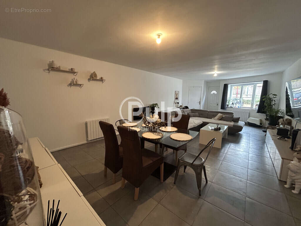 Appartement à CALONNE-RICOUART