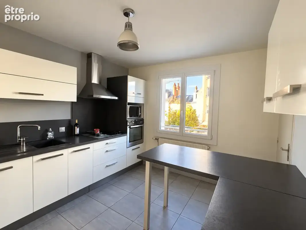 Tours centre - appartement type 3 - ascenseur - photo 4