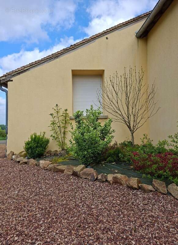 Maison à SAINT-LEONARD-DES-BOIS