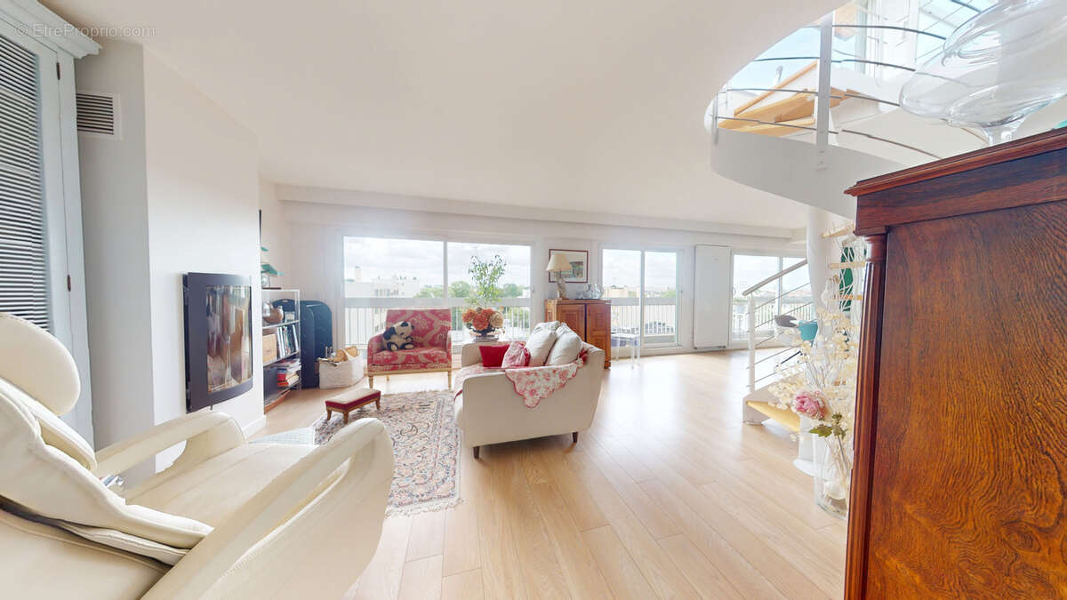 Appartement à SARTROUVILLE