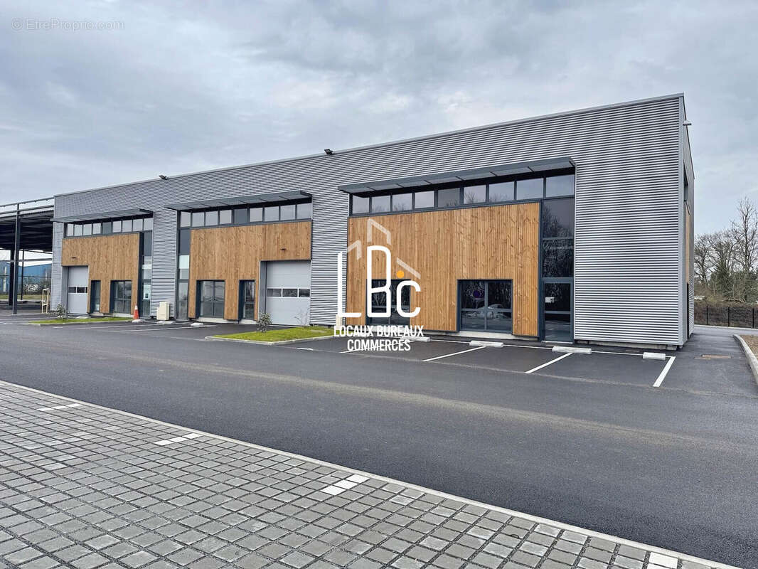 Commerce à BASSE-GOULAINE