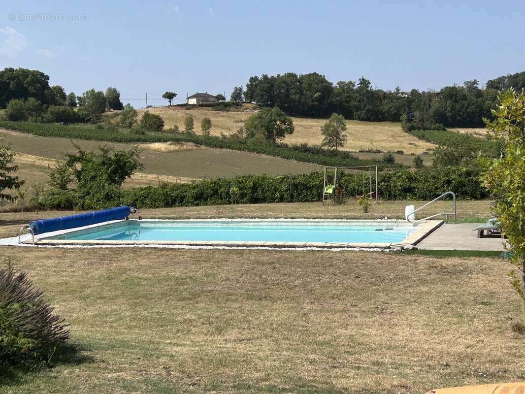 Une maison moderne et élégante avec une vue imprenable - photo 2