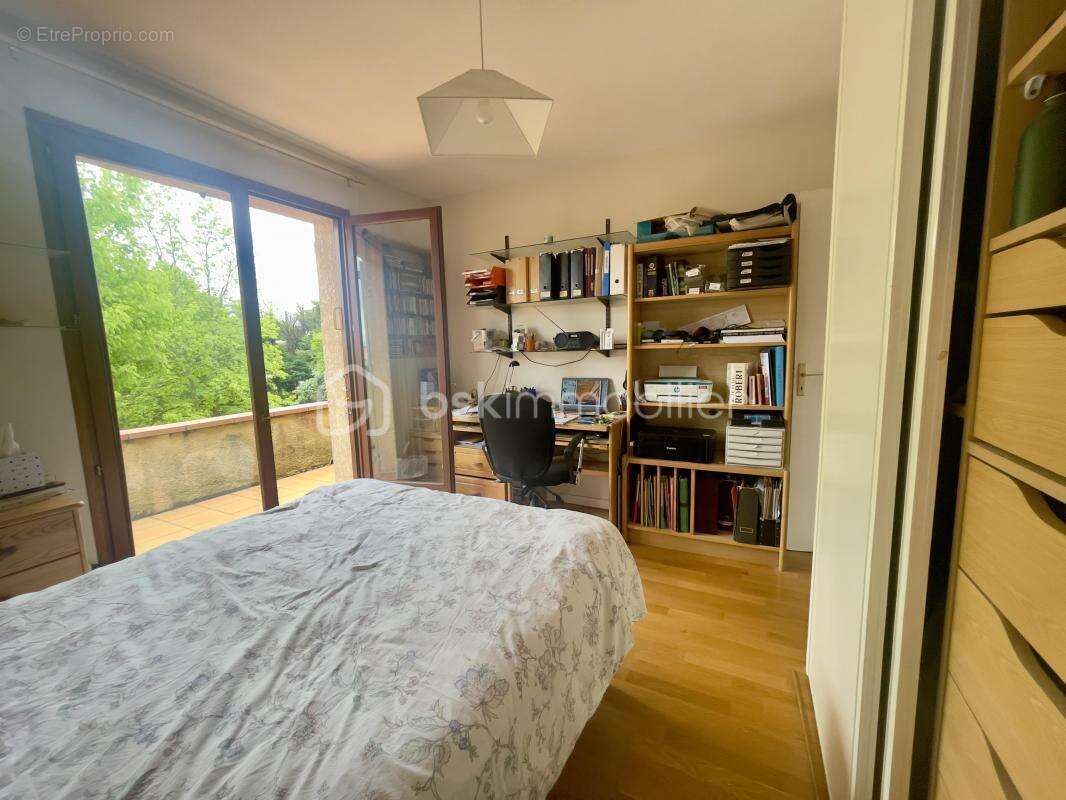 Elégante villa 6 pièces avec jardin verdoyant, au calme - photo 9