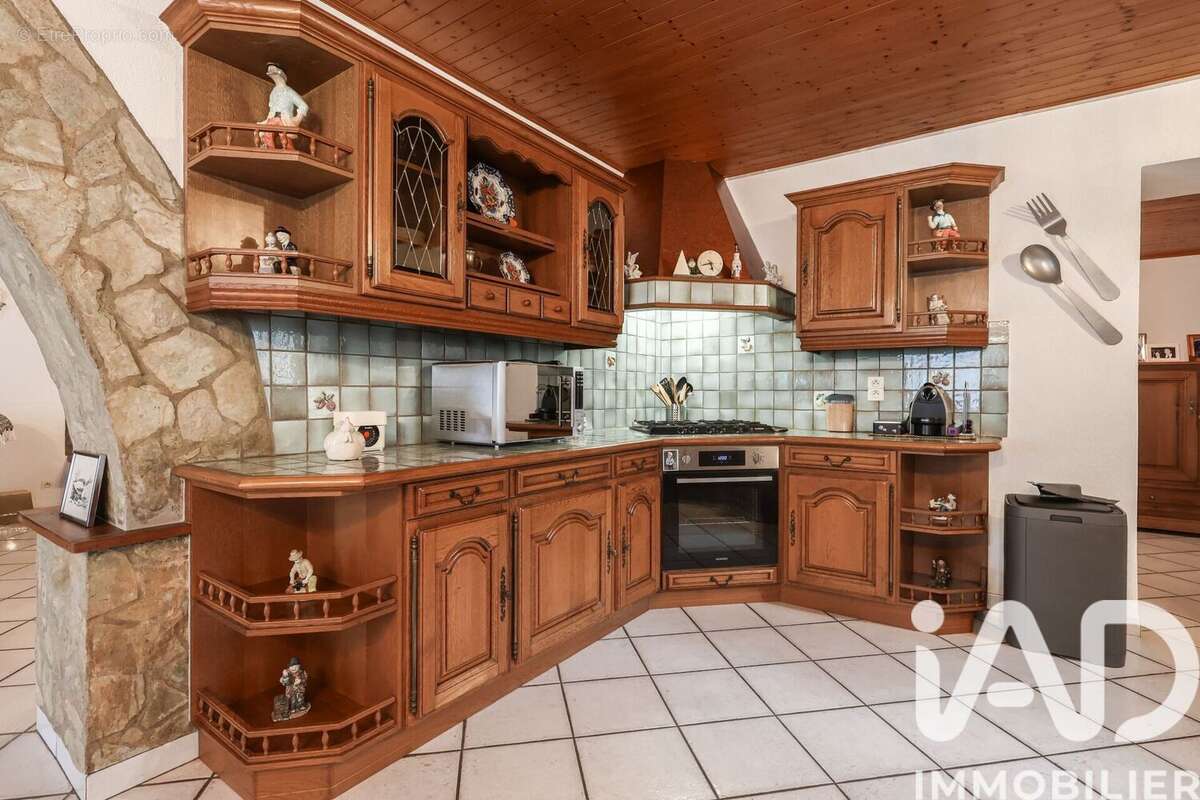 Maison 258 m² à Clarafond-Arcine  - photo 3