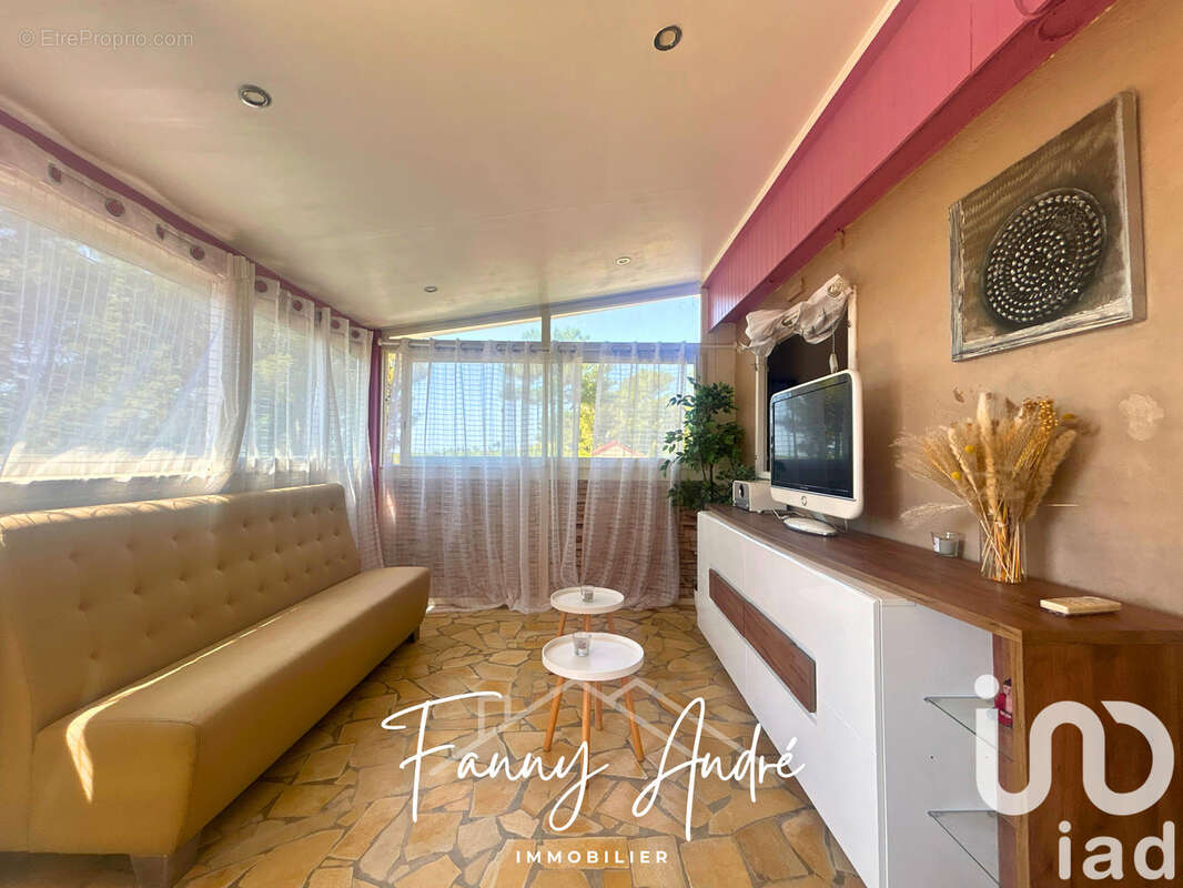 Photo 5 - Maison à LE CASTELLET