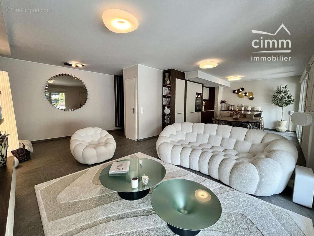 Appartement 100 m² à Challes-Les-Eaux  - photo 3