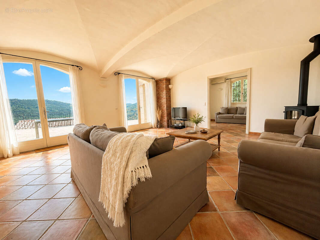 Maison à TOURRETTES-SUR-LOUP