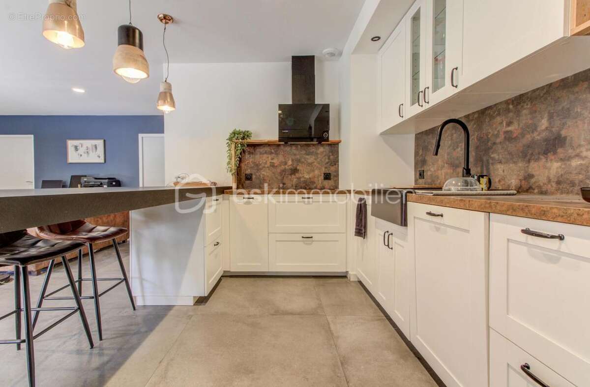 Maison à MONTELIMAR