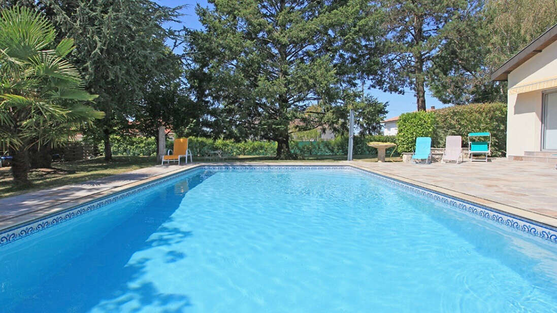 Maison à LAROQUE-TIMBAUT