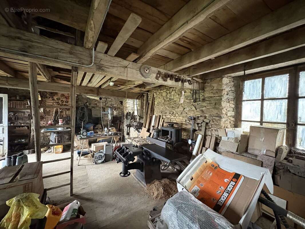 Maison à ALBUSSAC