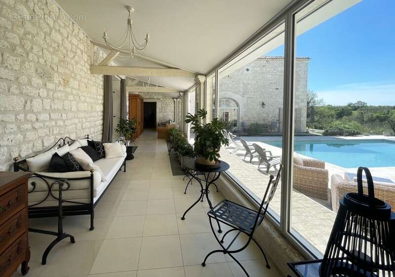 Propriete à vendre 10 pièces proche de ANGOULEME (16) - photo 16