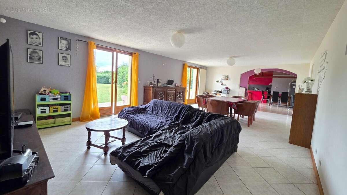 Maison à SIMANDRE