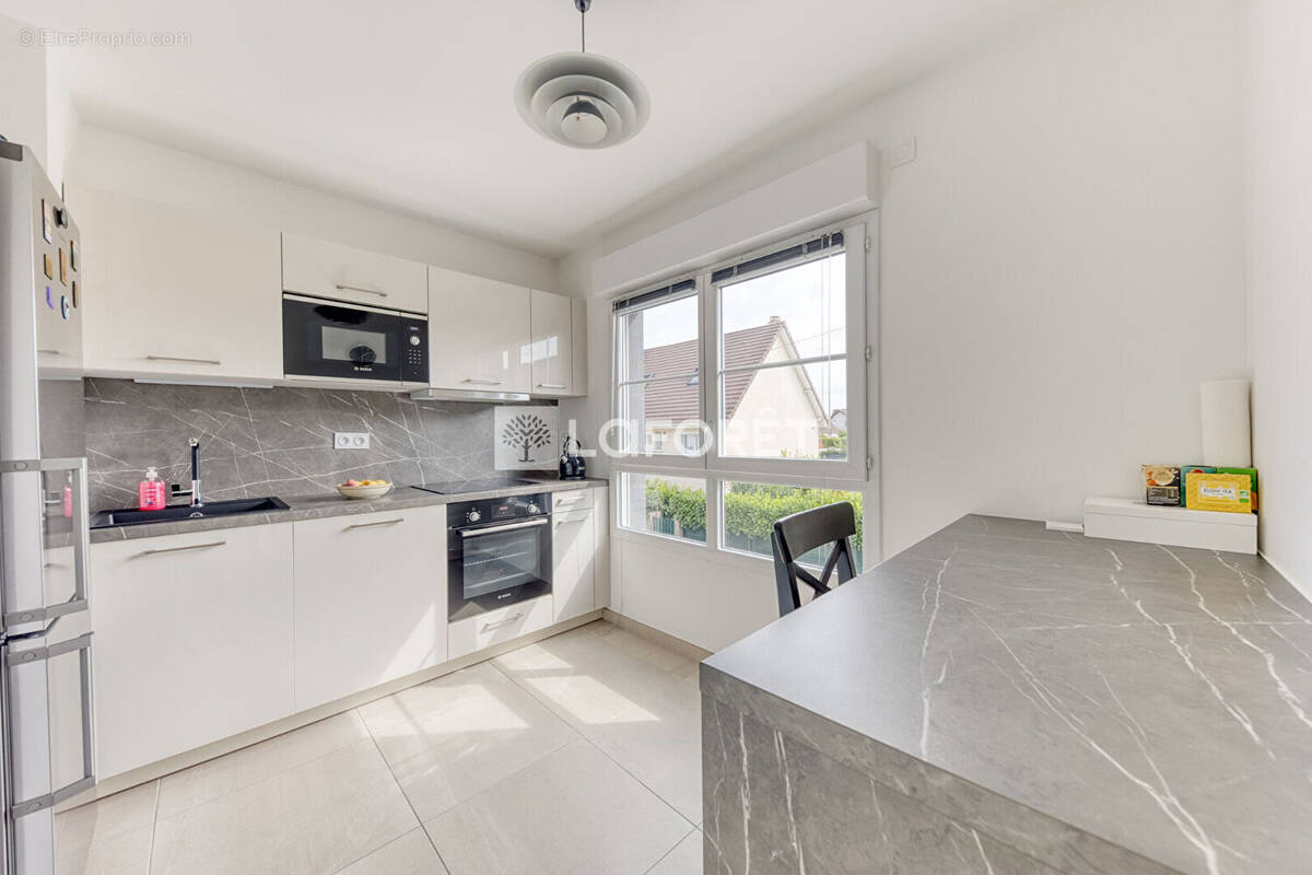Appartement à PONTAULT-COMBAULT